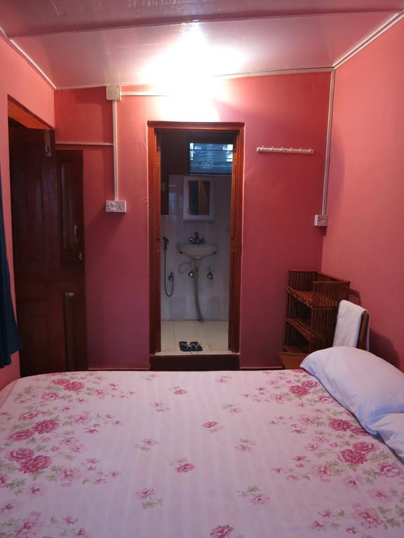 Dinesh House Bed & Breakfast Pokhara Room photo