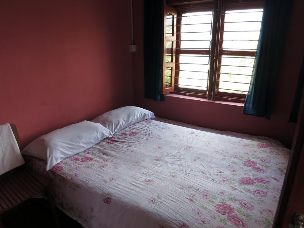Dinesh House Bed & Breakfast Pokhara Room photo