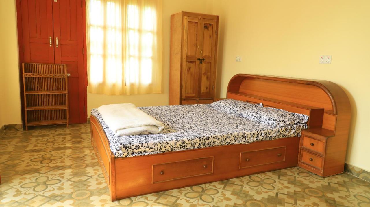 Dinesh House Bed & Breakfast Pokhara Exterior photo